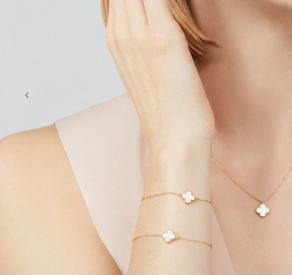 Collier Avec Pendentif Beauté Florale - Blanc