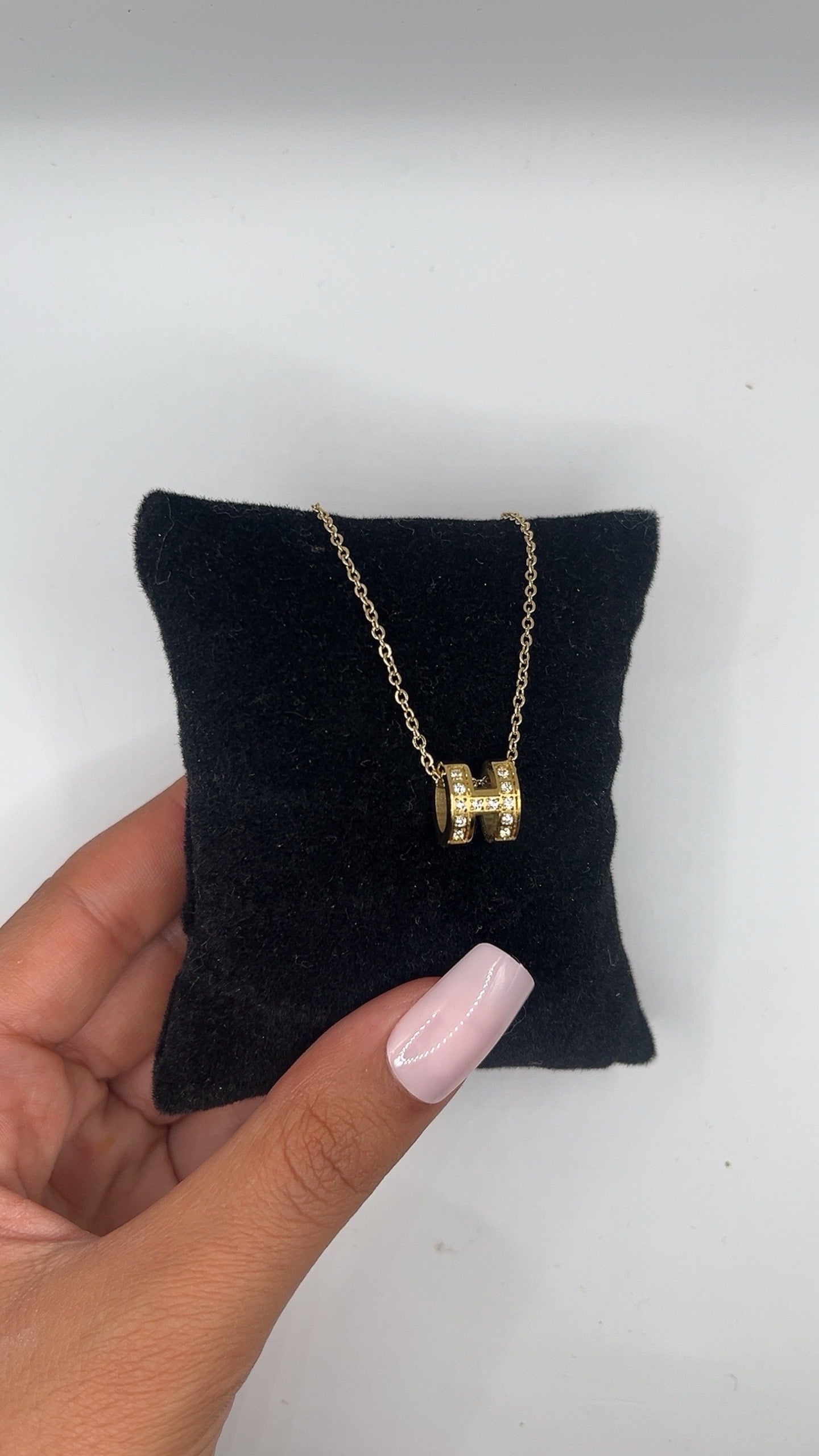 Collier Hanna