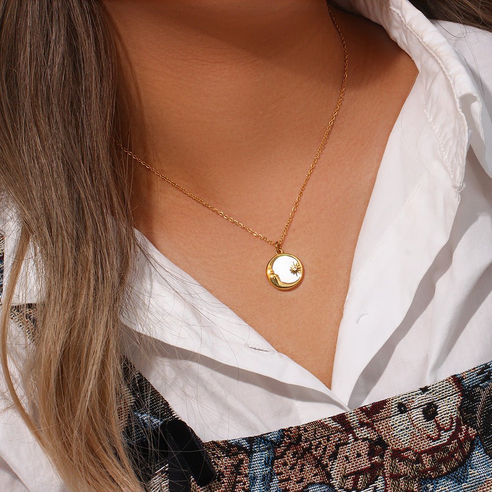 Collier Évangeline en Or Lunaire