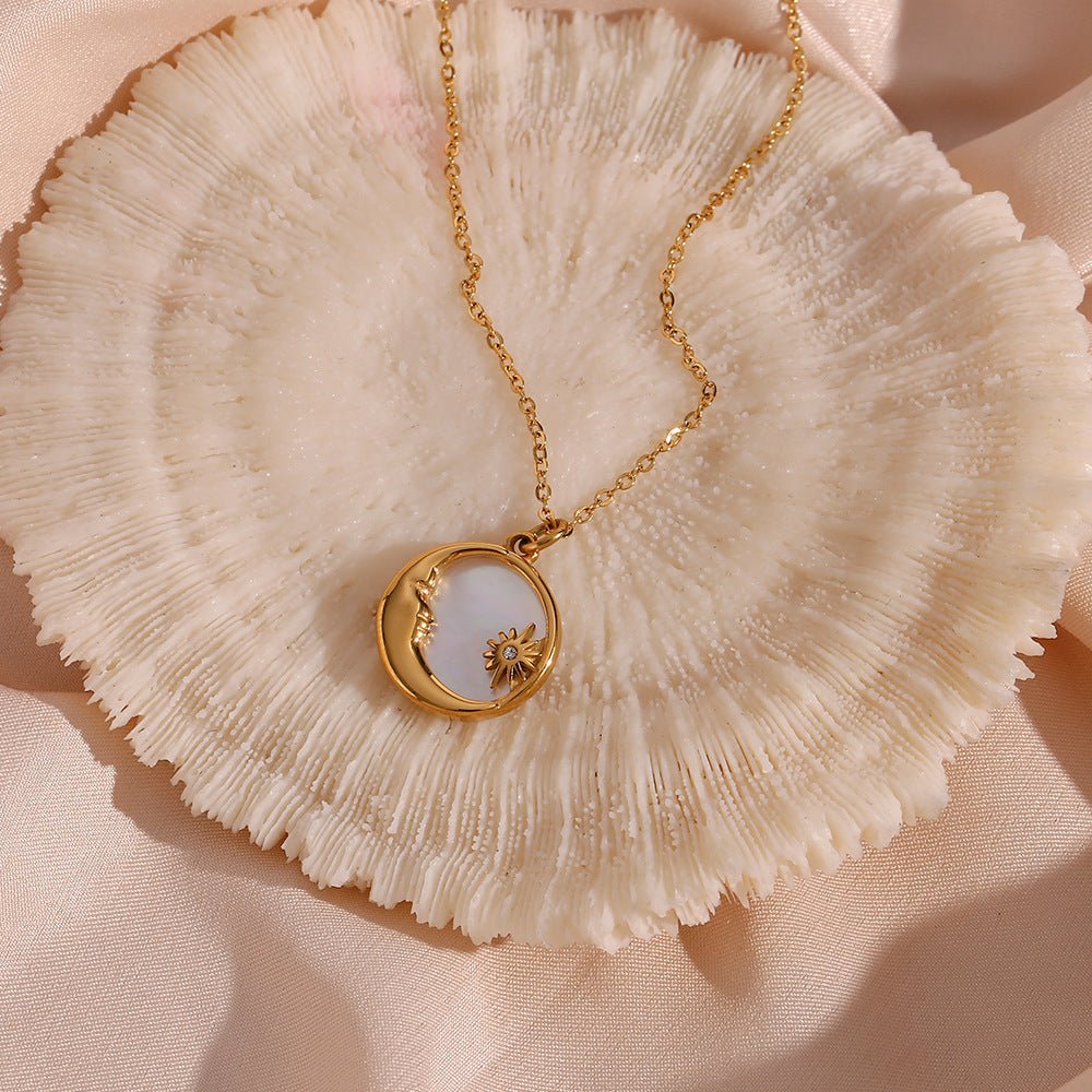 Collier Évangeline en Or Lunaire