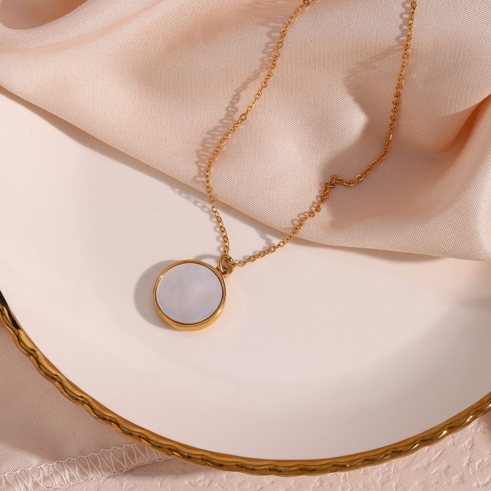 Collier Évangeline en Or Lunaire