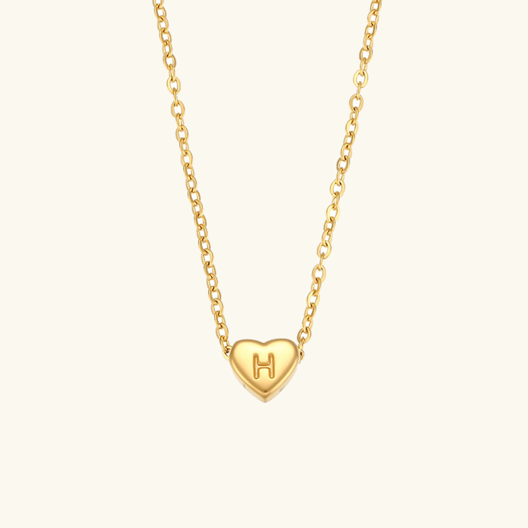 Collier en Or avec Initiale en Forme de Cœu