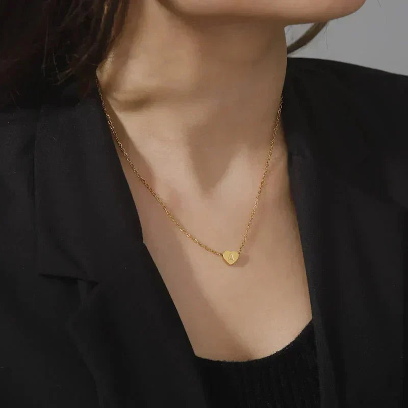 Collier en Or avec Initiale en Forme de Cœu