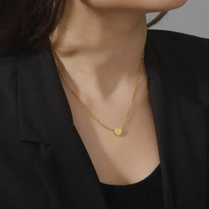 Collier en Or avec Initiale en Forme de Cœu