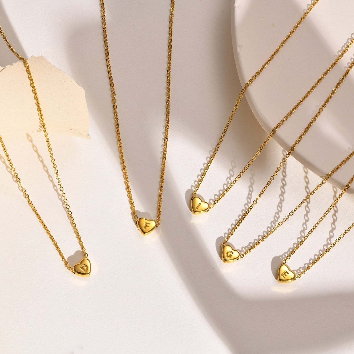 Collier en Or avec Initiale en Forme de Cœu